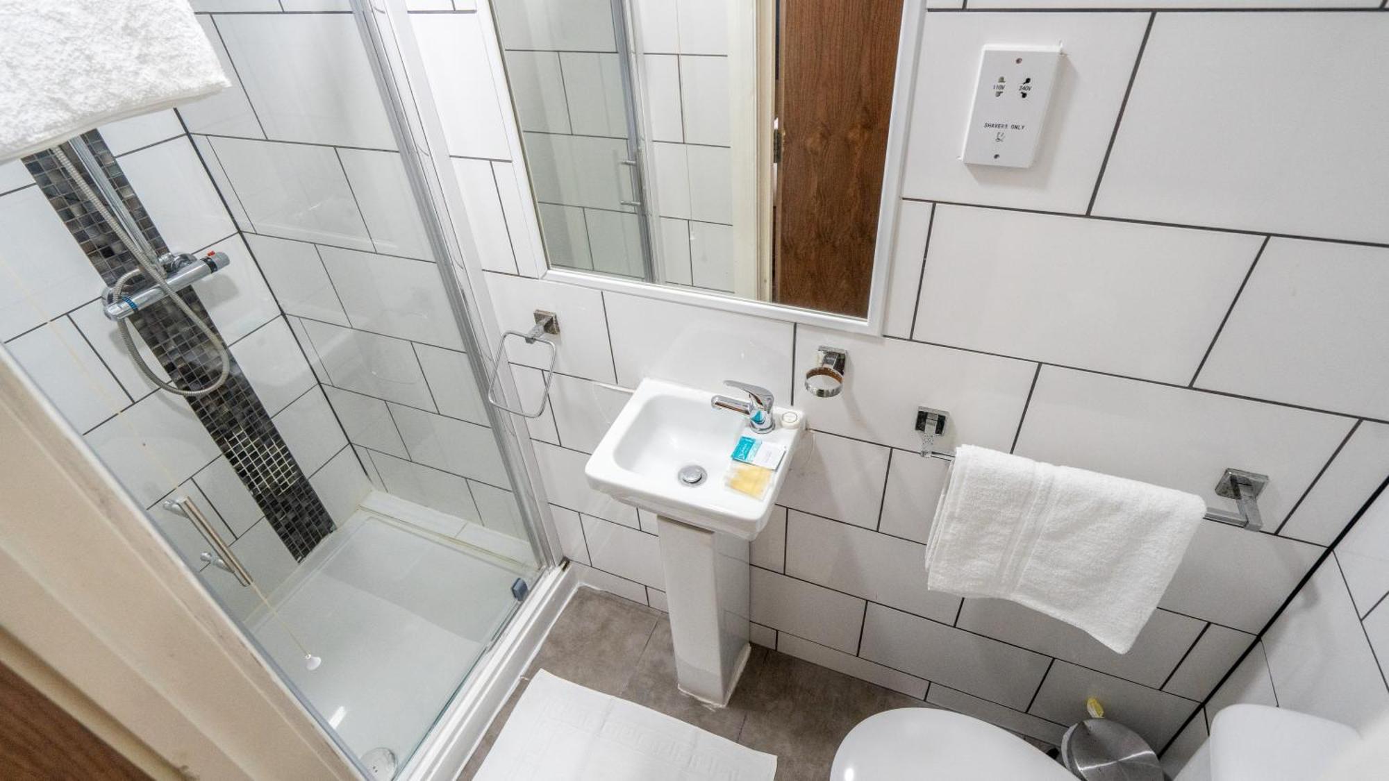 Отель Trivelles Seaforth 3*