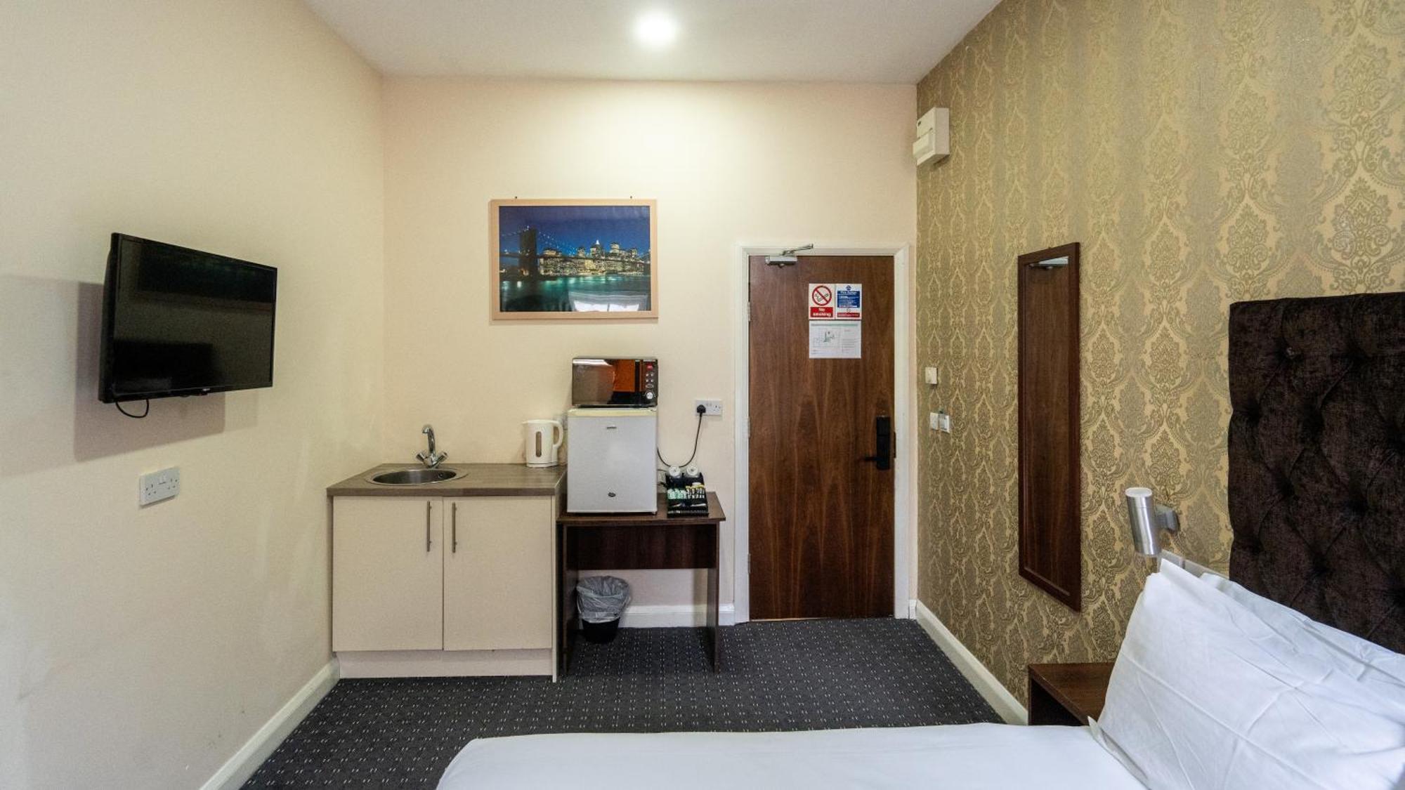 Trivelles Seaforth Hotel 3*